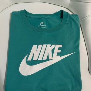 Nike women’s T‑Shirt